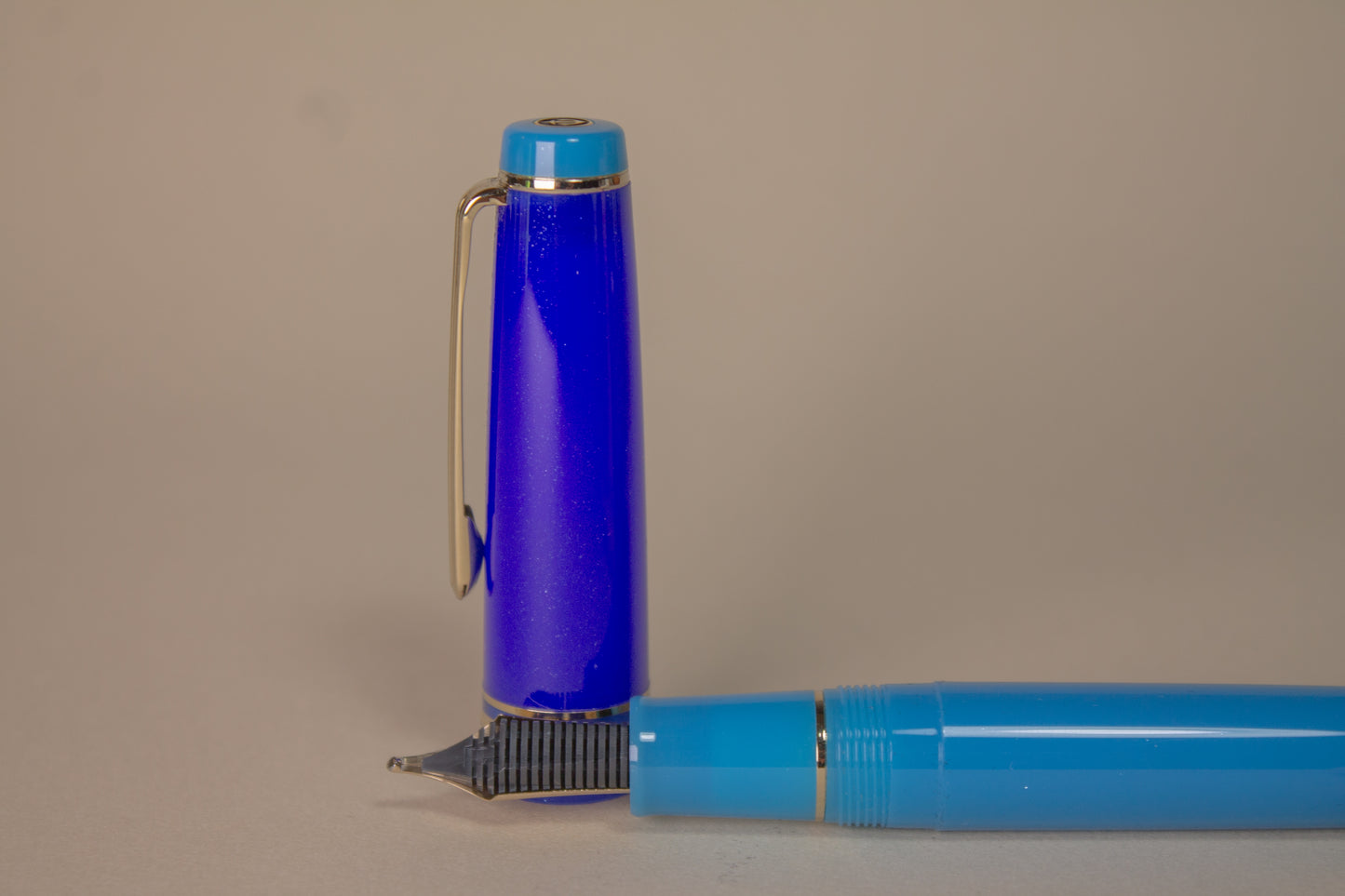 Pre-Owned Sailor Pro Gear Blue Quasar Fountain Pen - Zoom
