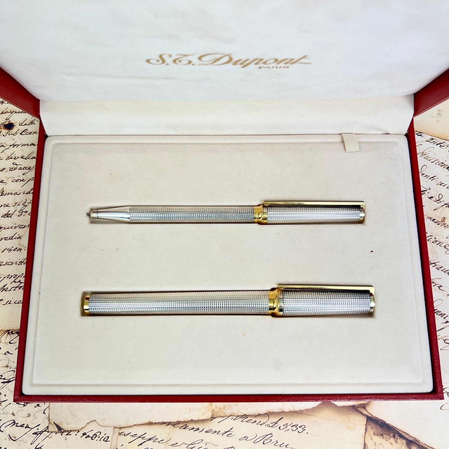 Pre-Owned S.T. Dupont Montparnasse Silver Plated with Gold Trim Set 18K M