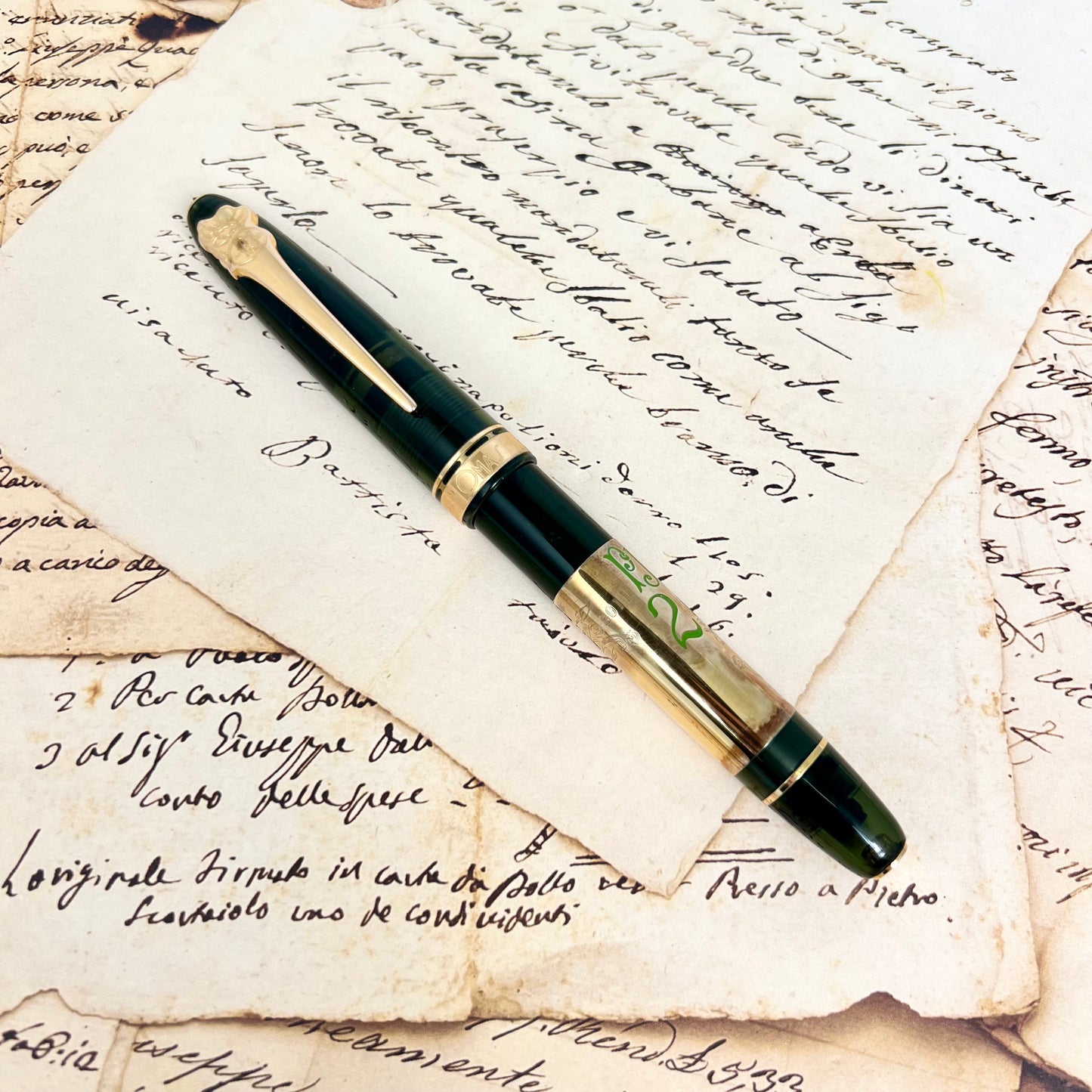 Pre-Owned Omas Perrier Jouet Limited Edition Fountain Pen 18K M