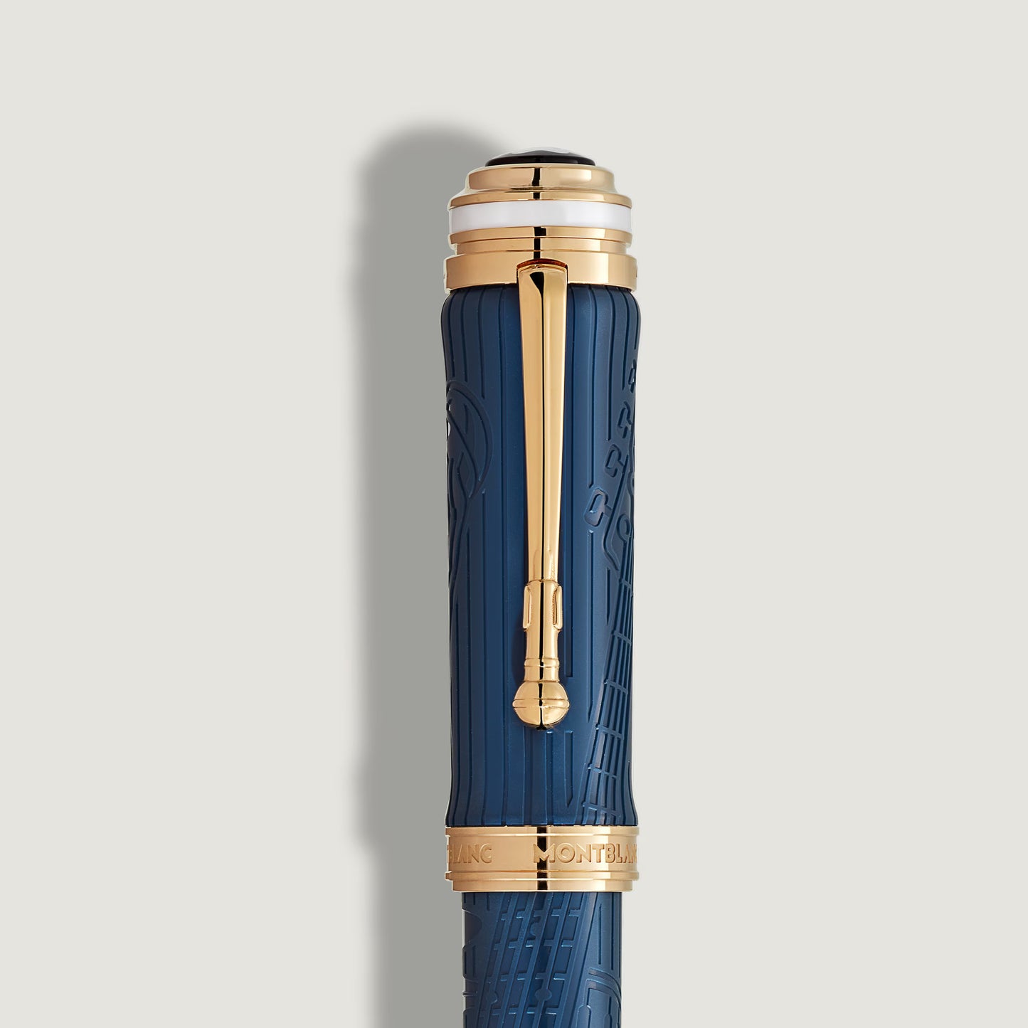 Montblanc Queen Fountain Pen (Great Characters - Special Edition)