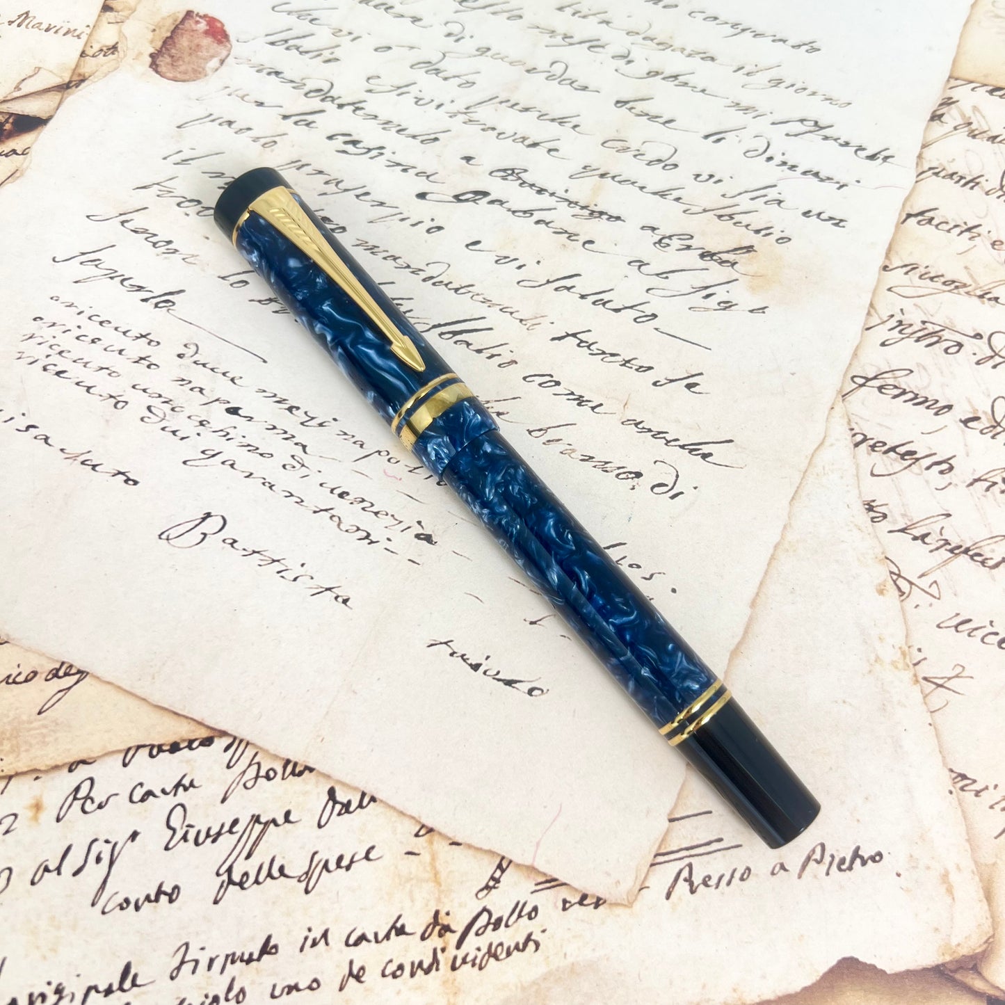 Pre-Owned Parker Duofold International Blue Marble Fountain Pen 18K F