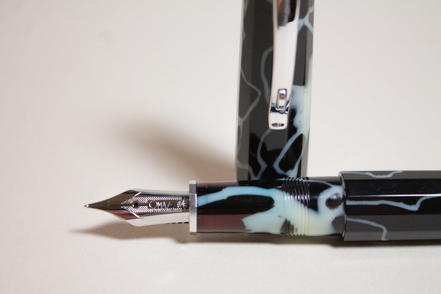 Pre-Owned Omas Arte Italiana Paragon Milord Fountain Pen in Wild Celluloid