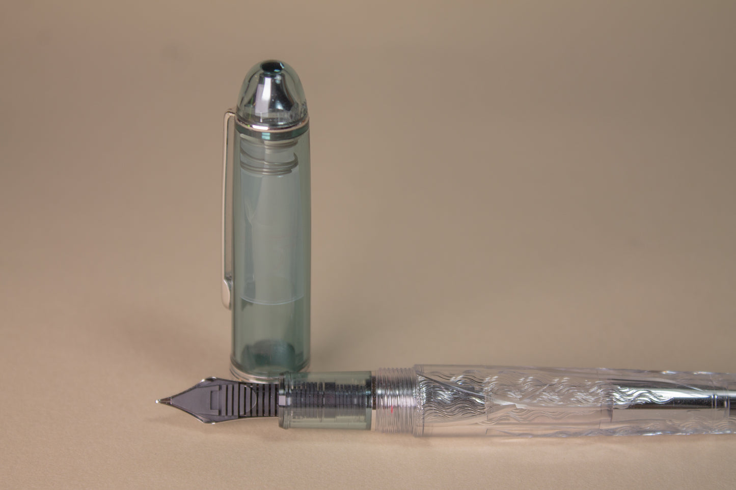 Pre-Owned Platinum #3776 Century - Fuji Unkei - Kinu Gumo Fountain Pen - Medium