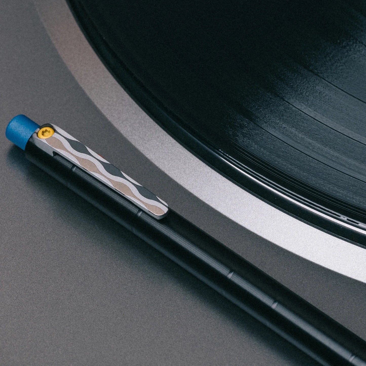 Tactile Turn Short Side Click Pen - Groove