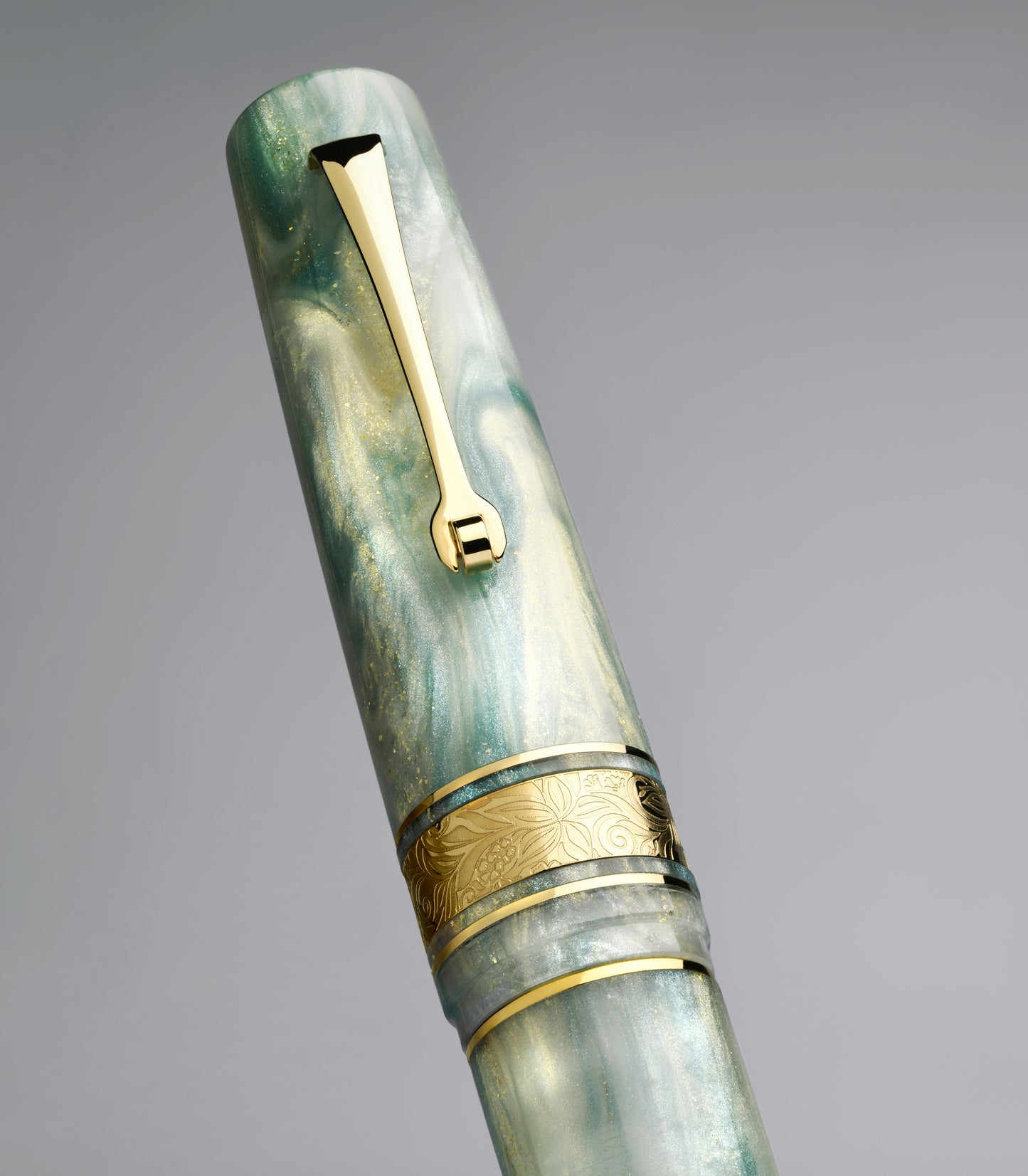 Leonardo Momento Zero Grande 2.0 The Power of Flowers Fountain Pen - Ortensia with Gold Trim