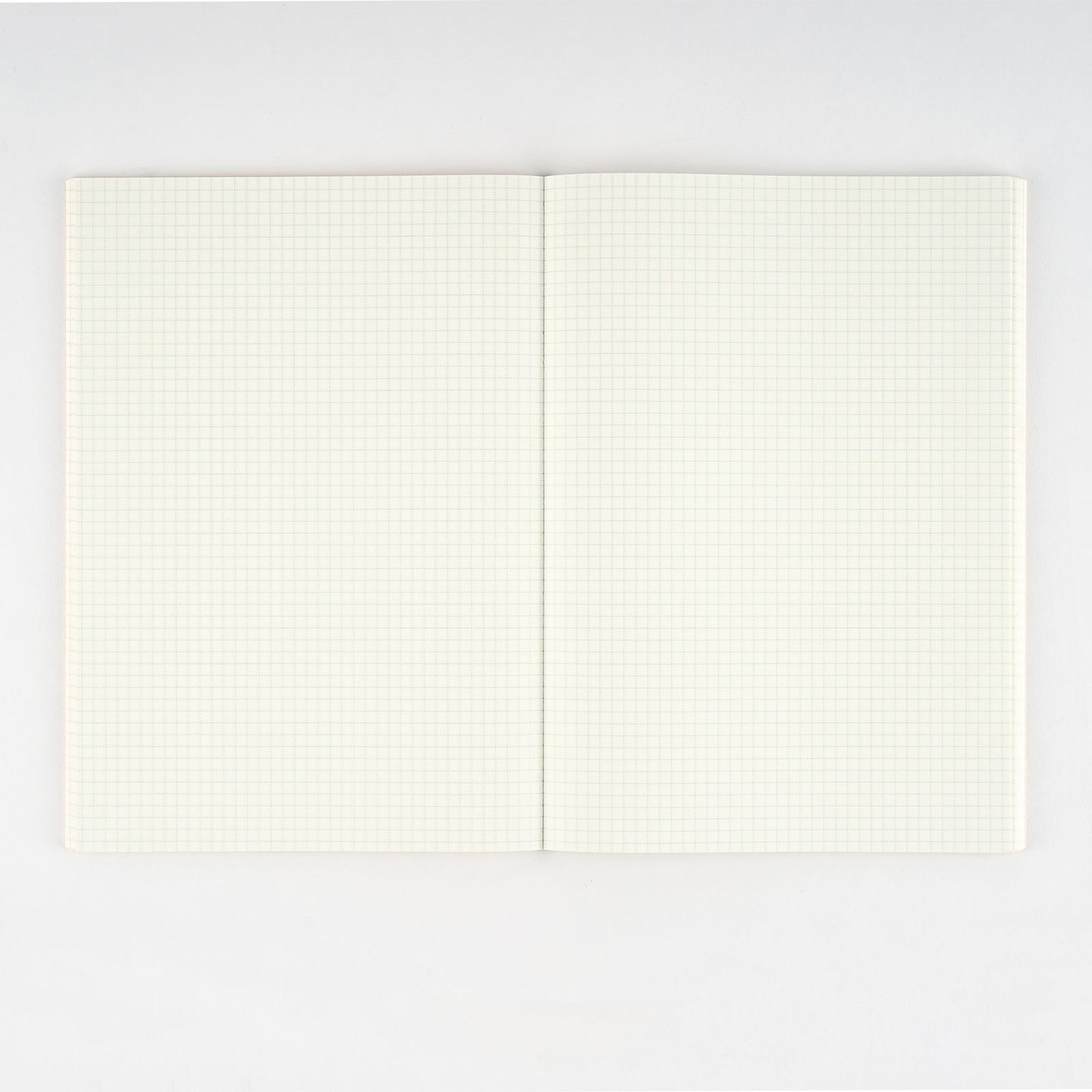 Hobonichi A5 Cousin Graph Notebook - Yamazakura