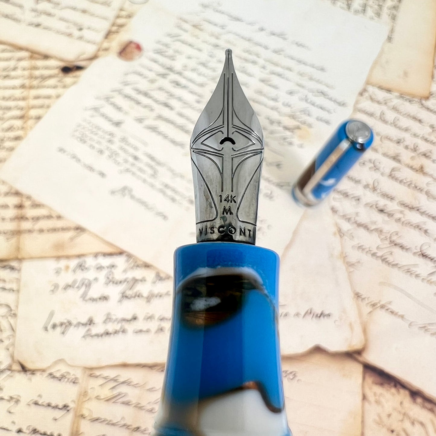 Pre-Owned Visconti Woodstock Love & Mud Fountain Pen 14K M