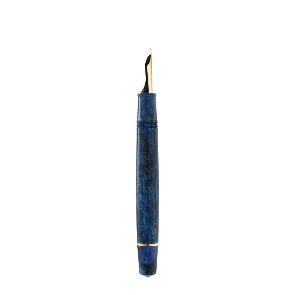 Omas Bologna Fountain Pen - Azzurro Diamante with Gold Trim (Diamond Blue)