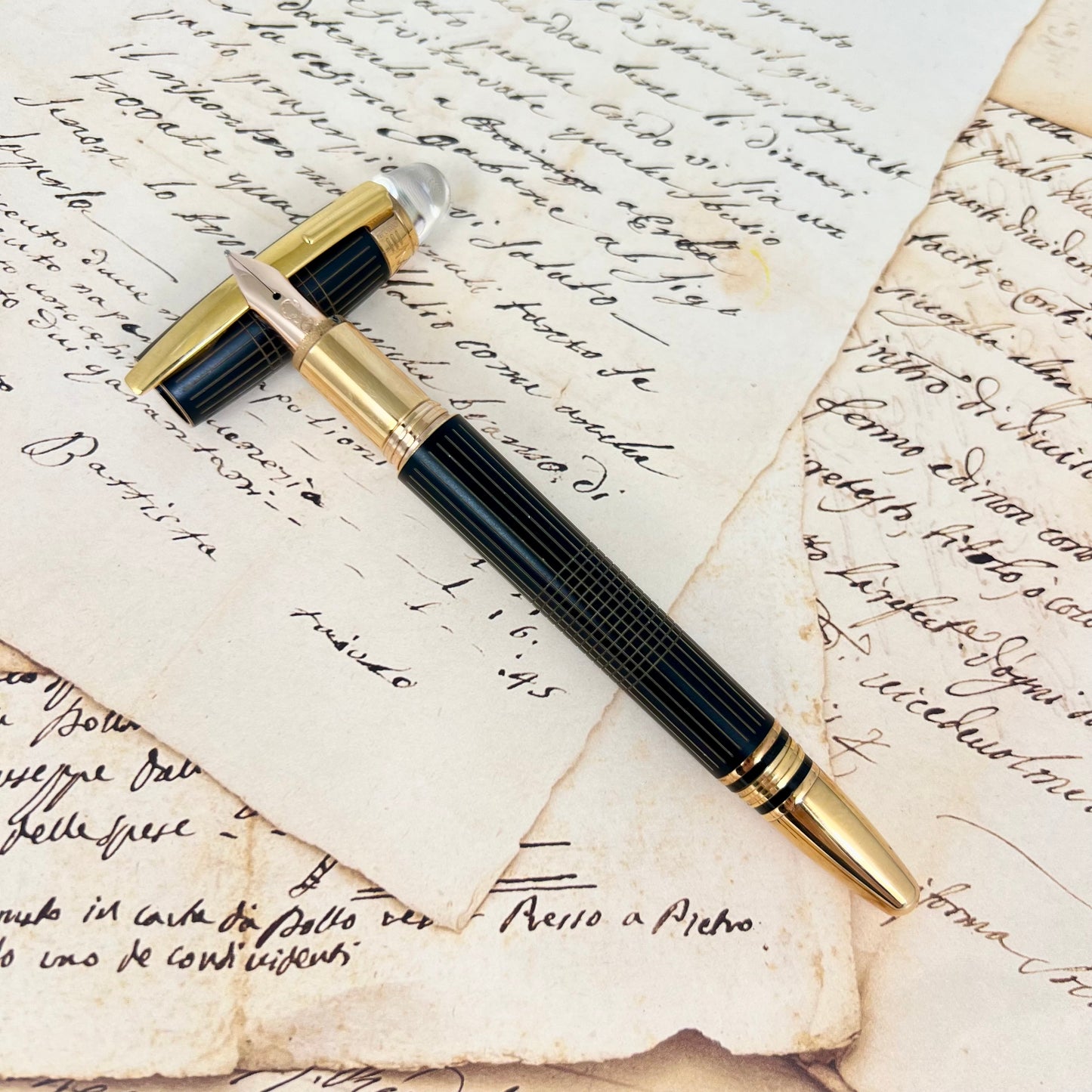 Pre-Owned Montblanc Starwalker Red Gold Metal Fountain Pen 14K M