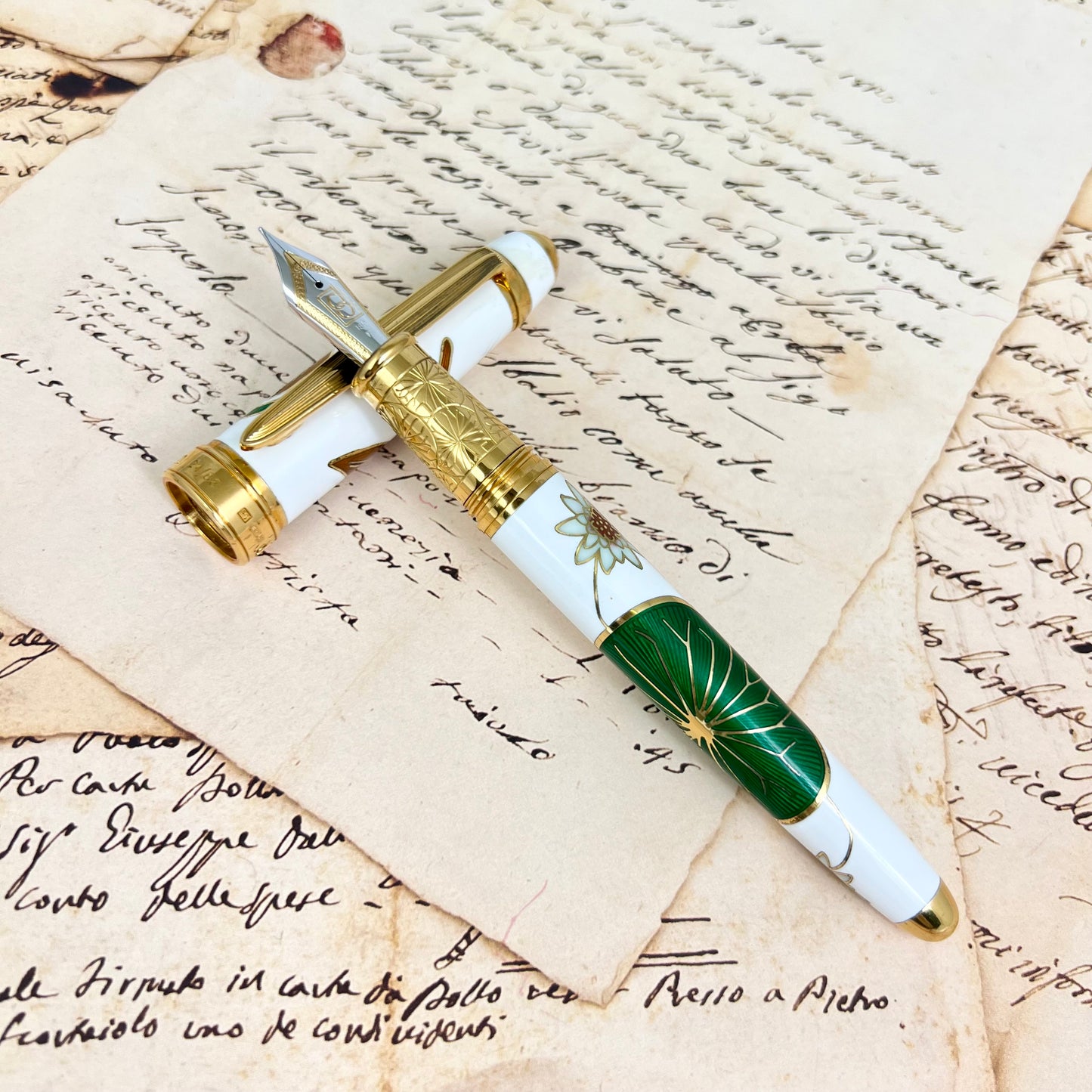Pre-Owned David Oscarson Consider the Lilies Fountain Pen