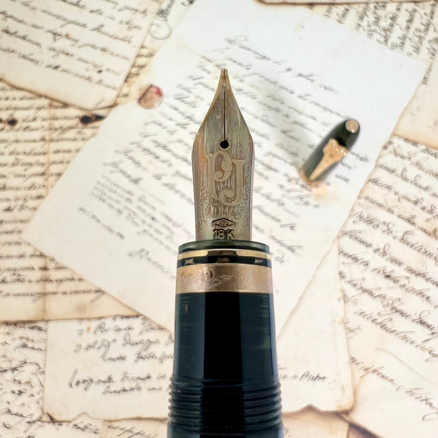 Pre-Owned Omas Perrier Jouet Limited Edition Fountain Pen 18K M