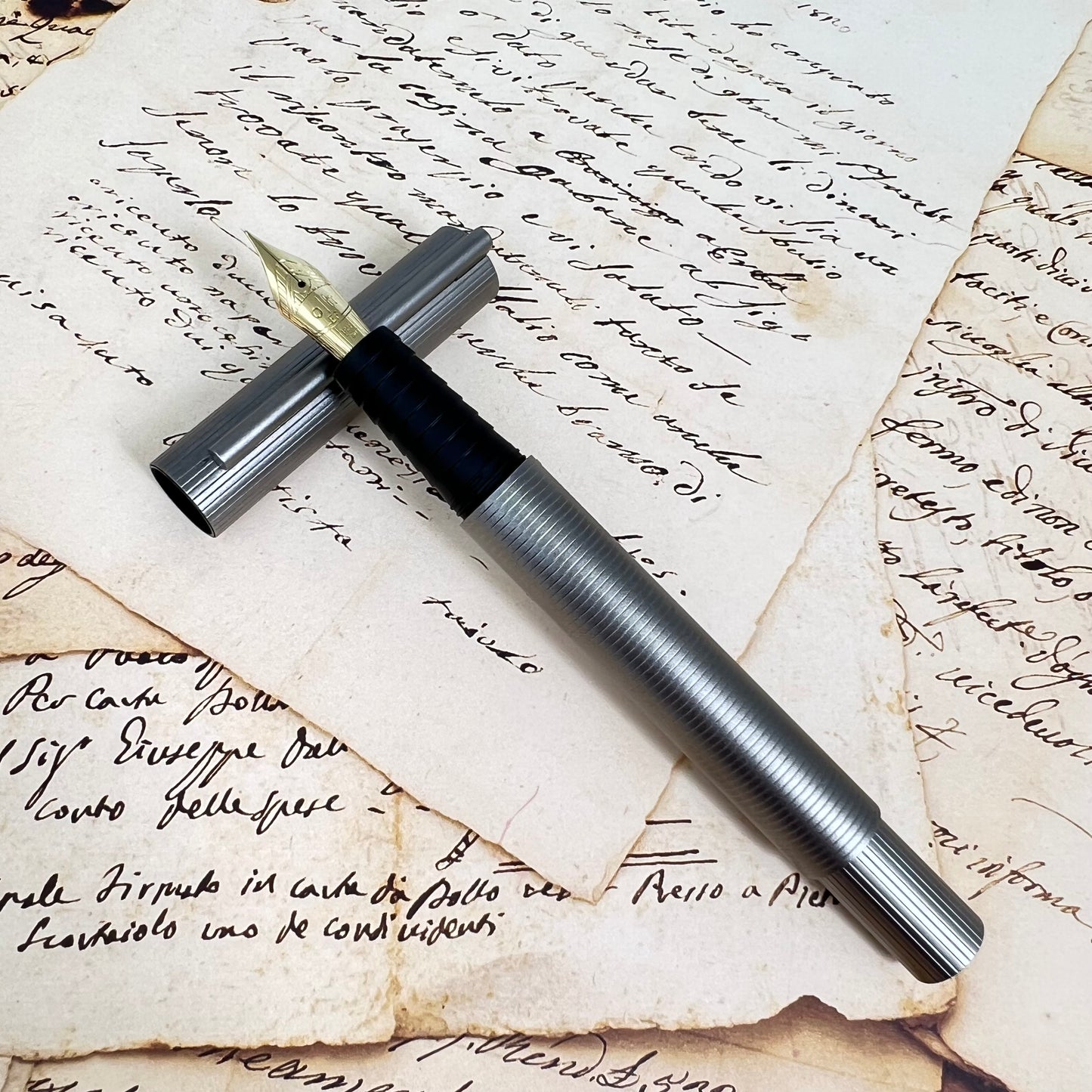 Otto Hutt D08 Solid Brass Coated Ruthenium PVD Fountain Pen 18K EF