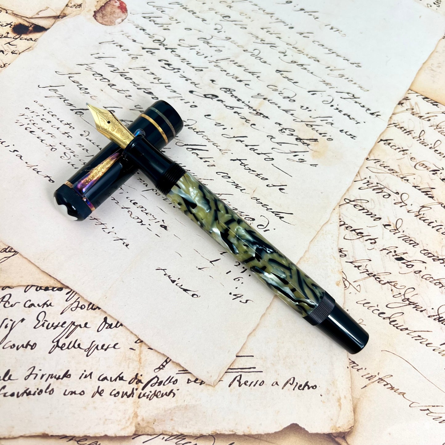 Pre-Owned Montblanc Writer's Edition Fountain Pen - 1994 Oscar Wilde