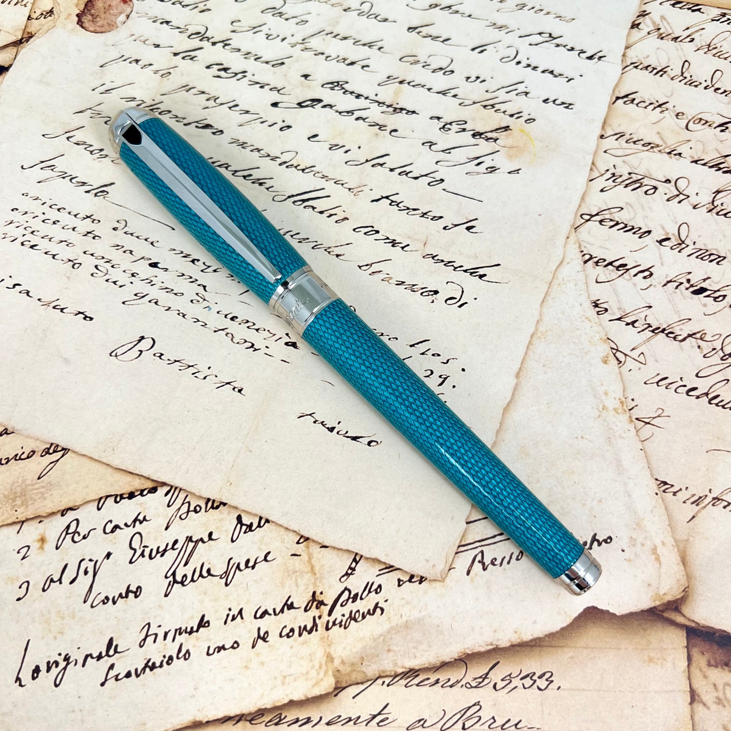 Pre-Owned ST Dupont Line D Diamond Guilloché Aquamarine Fountain Pen 14K M