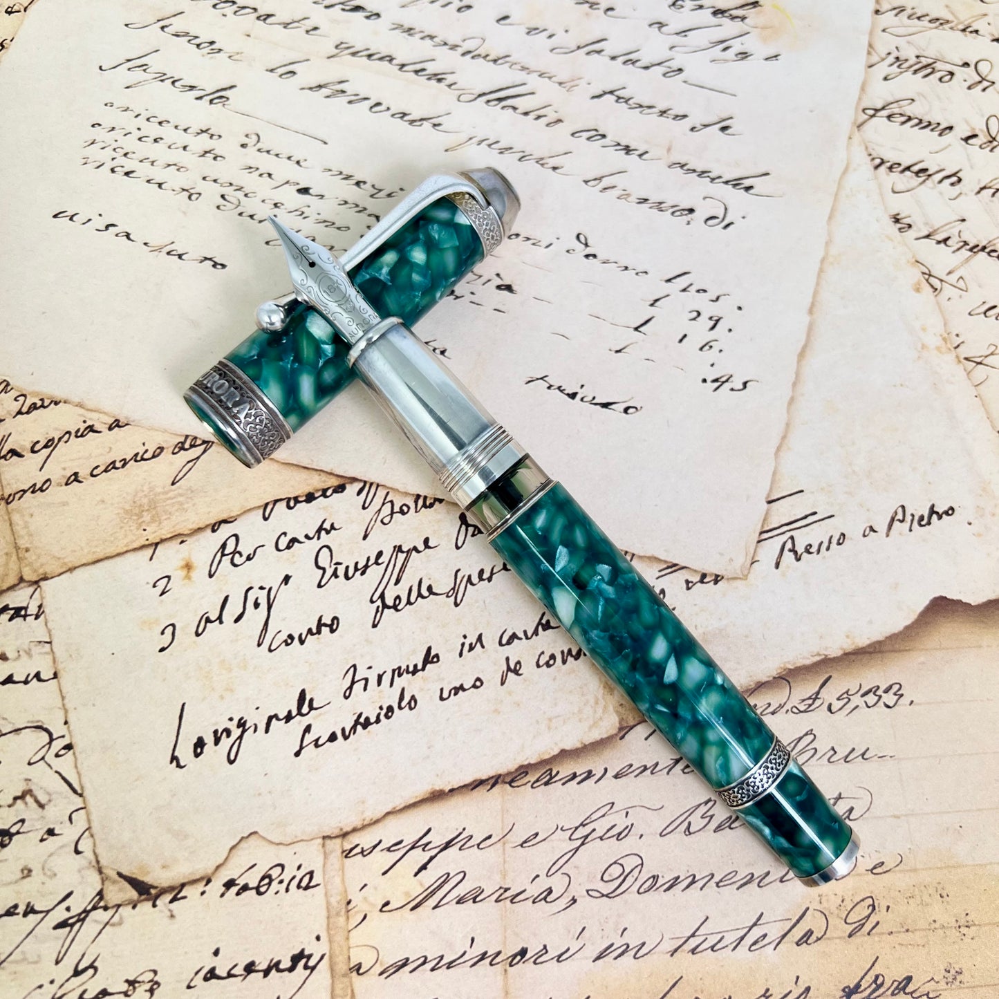 Pre-Owned Aurora Birth of Turin Fountain Pen 18K B