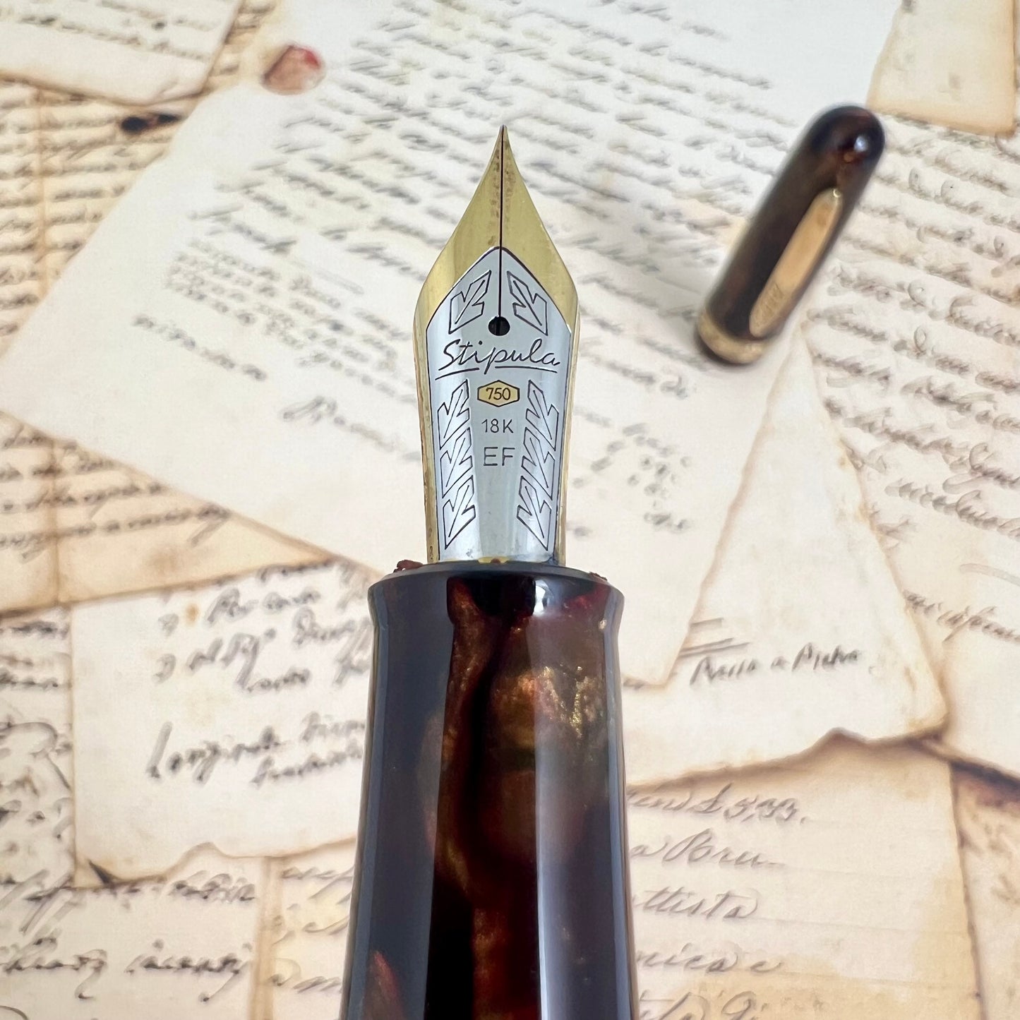 Pre-Owned Stipula Etruria Amber Cellulose Acetate Fountain Pen 18K EF