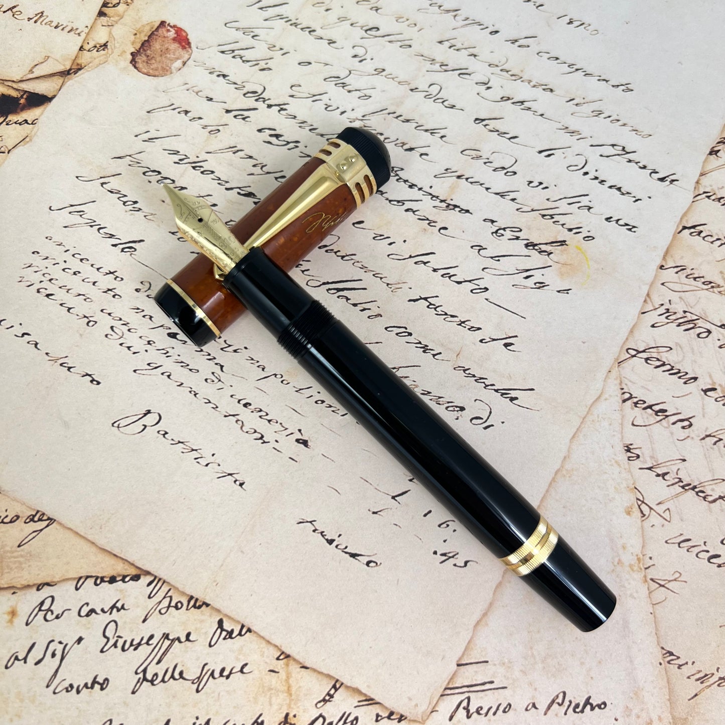 Pre-Owned Montblanc Writers Series Friedrich Schiller Fountain Pen 18K M