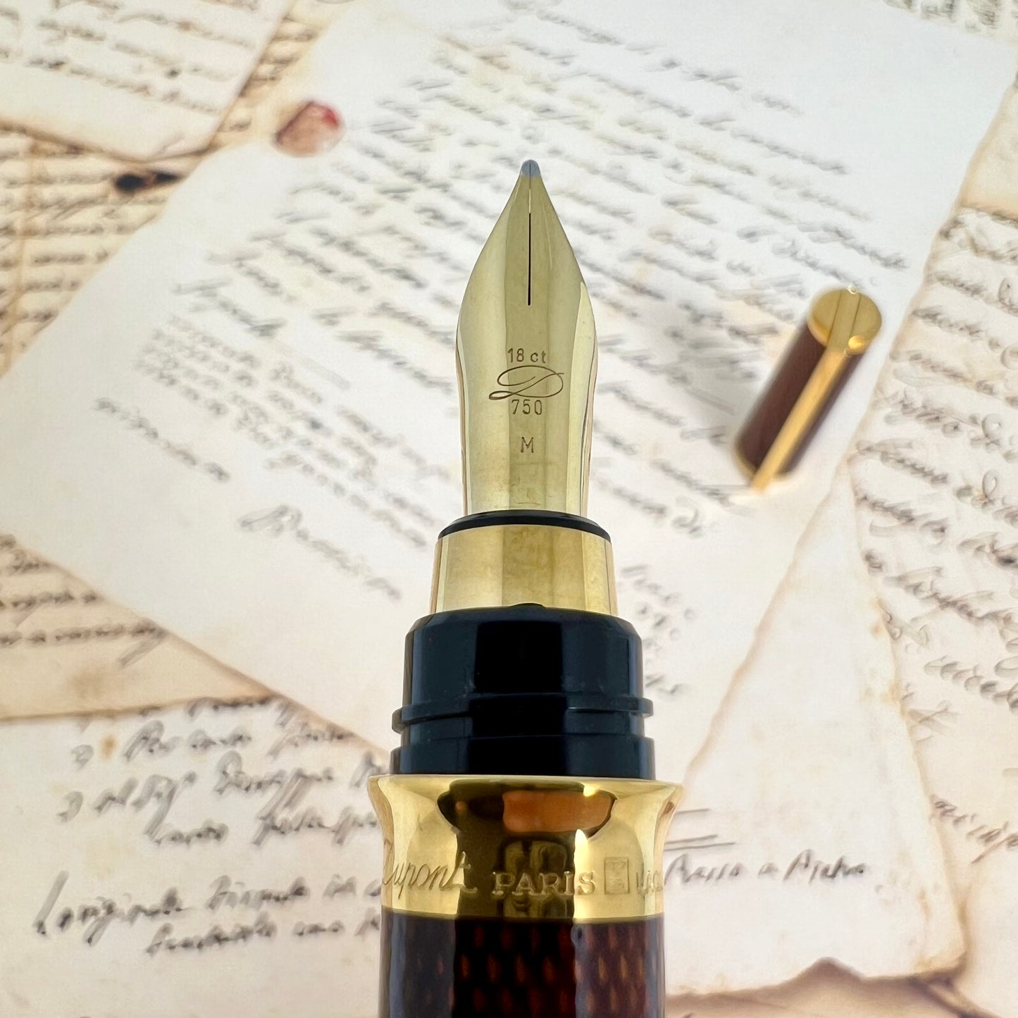 Pre-Owned S.T. Dupont Montparnasse Chairman Fountain Pen 18K M