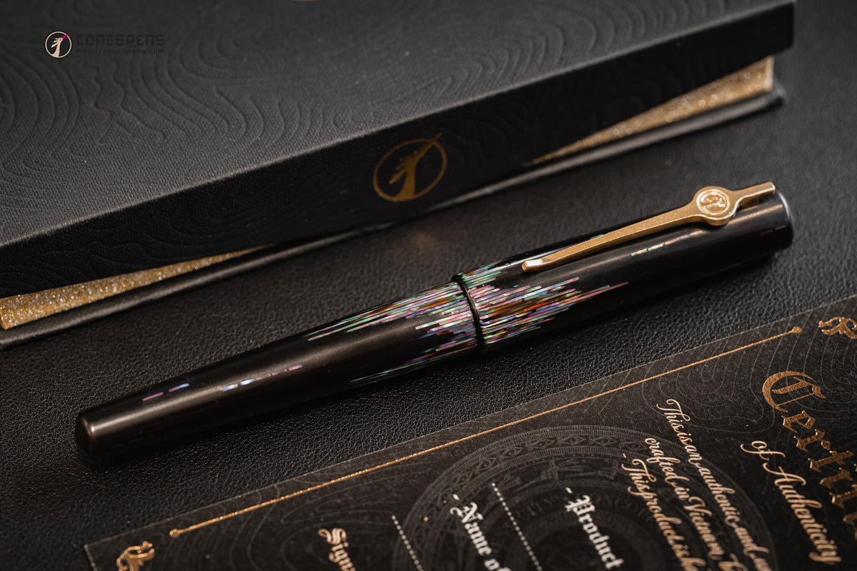 ConCoPens Traditional Vietnamese Lacquer Fountain Pen - Aurora