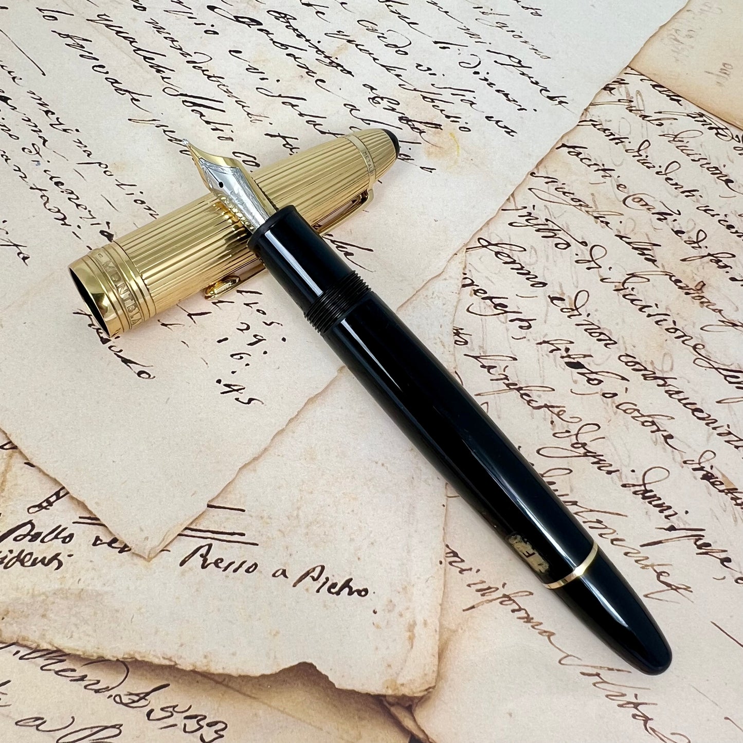 Pre-Owned Montblanc LeGrand Solitaire Doué Fountain Pen 18K F