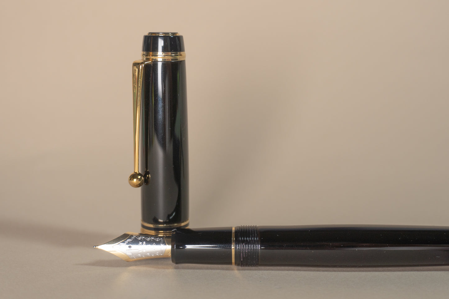 Pre-Owned Pilot Custom 845 Urushi Fountain Pen - Black - Medium