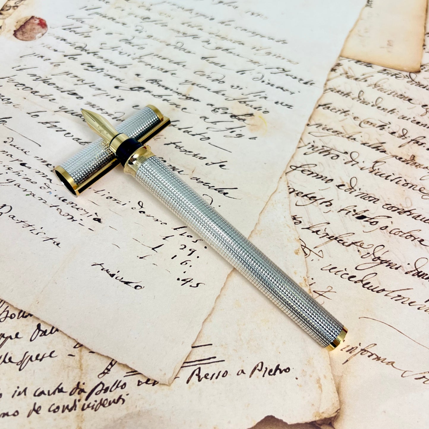 Pre-Owned S.T. Dupont Montparnasse Silver Plated with Gold Trim Set 18K M