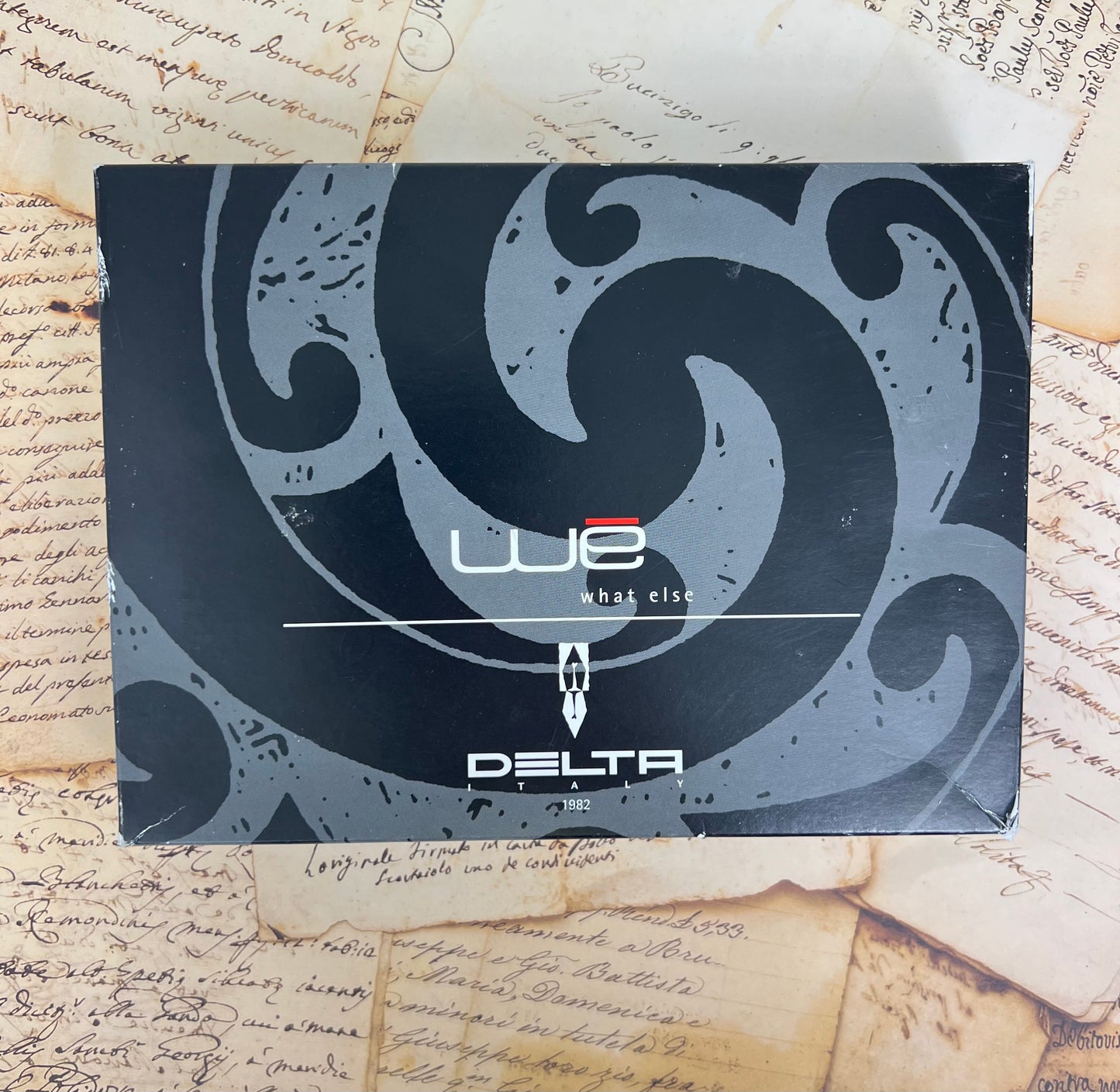 Pre-Owned Delta WE Diciassette Fountain Pen 14K M