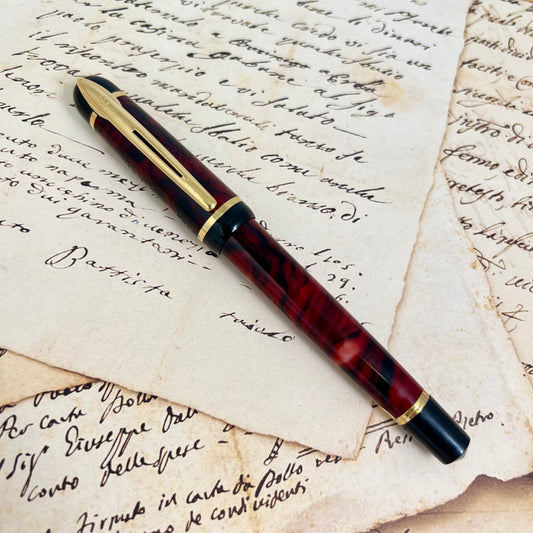 Pre-Owned Waterman Phileas Red/Black Marble Fountain Pen 18K M