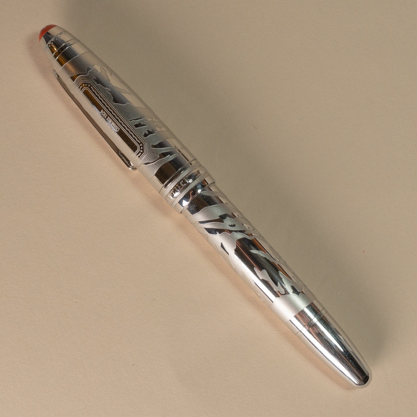 Pre-Owned Montblanc Meisterstuck x Olympic Heritage Chamonix 1924 Solitaire LeGrand Fountain Pen - Medium