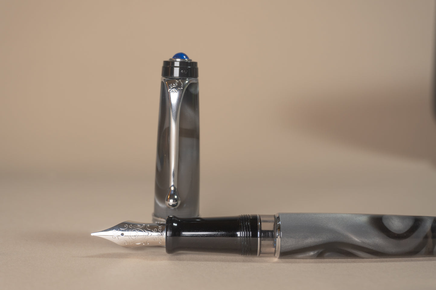 Pre-Owned Aurora Europa Fountain Pen - Medium