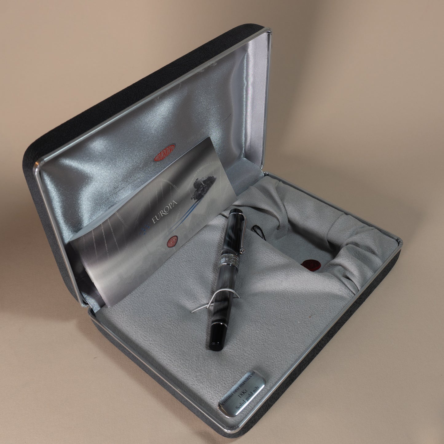 Pre-Owned Aurora Europa Fountain Pen - Medium