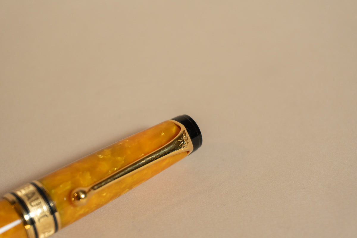 Pre-Owned Aurora Optima O’ Sole Mio Fountain Pen - Medium
