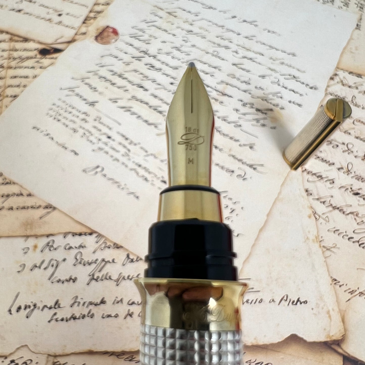 Pre-Owned S.T. Dupont Montparnasse Silver Plated with Gold Trim Set 18K M