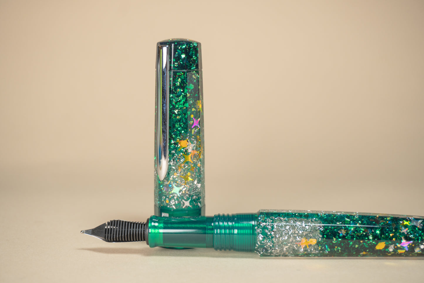 Pre-Owned Benu Euphoria New Year 2023 Fountain Pen - Broad