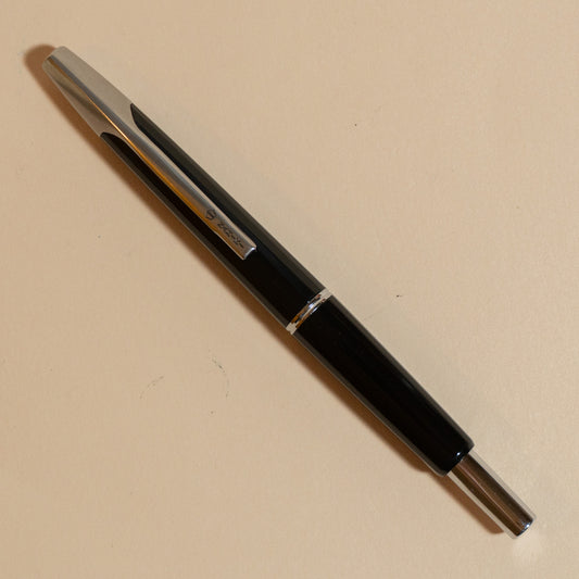 Pre-Owned Pilot Capless Faceted Fountain Pen - Glossy Black - Medium