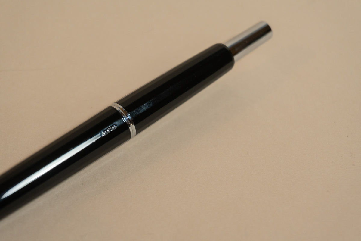 Pre-Owned Pilot Capless Faceted Fountain Pen - Glossy Black - Medium