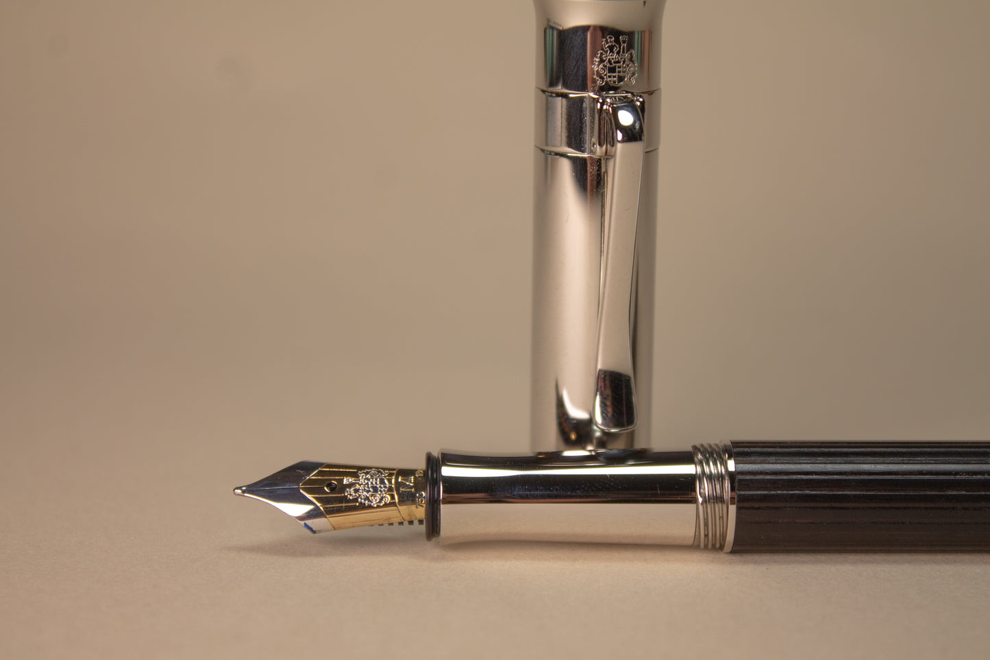 Pre -Owned Graf Von Faber-Castell Classic Ebony Wood Fountain Pen - Medium