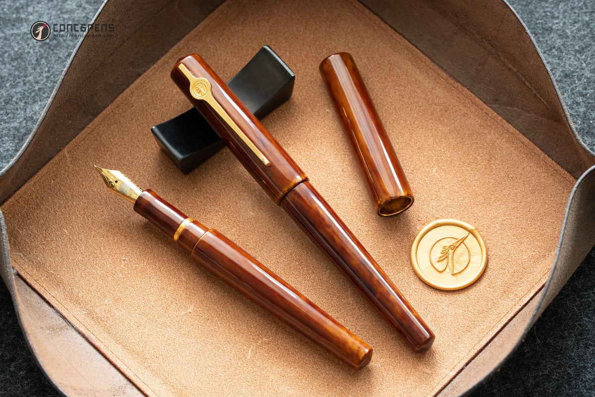 ConCoPens Traditional Vietnamese Lacquer Fountain Pen - Moc Brown