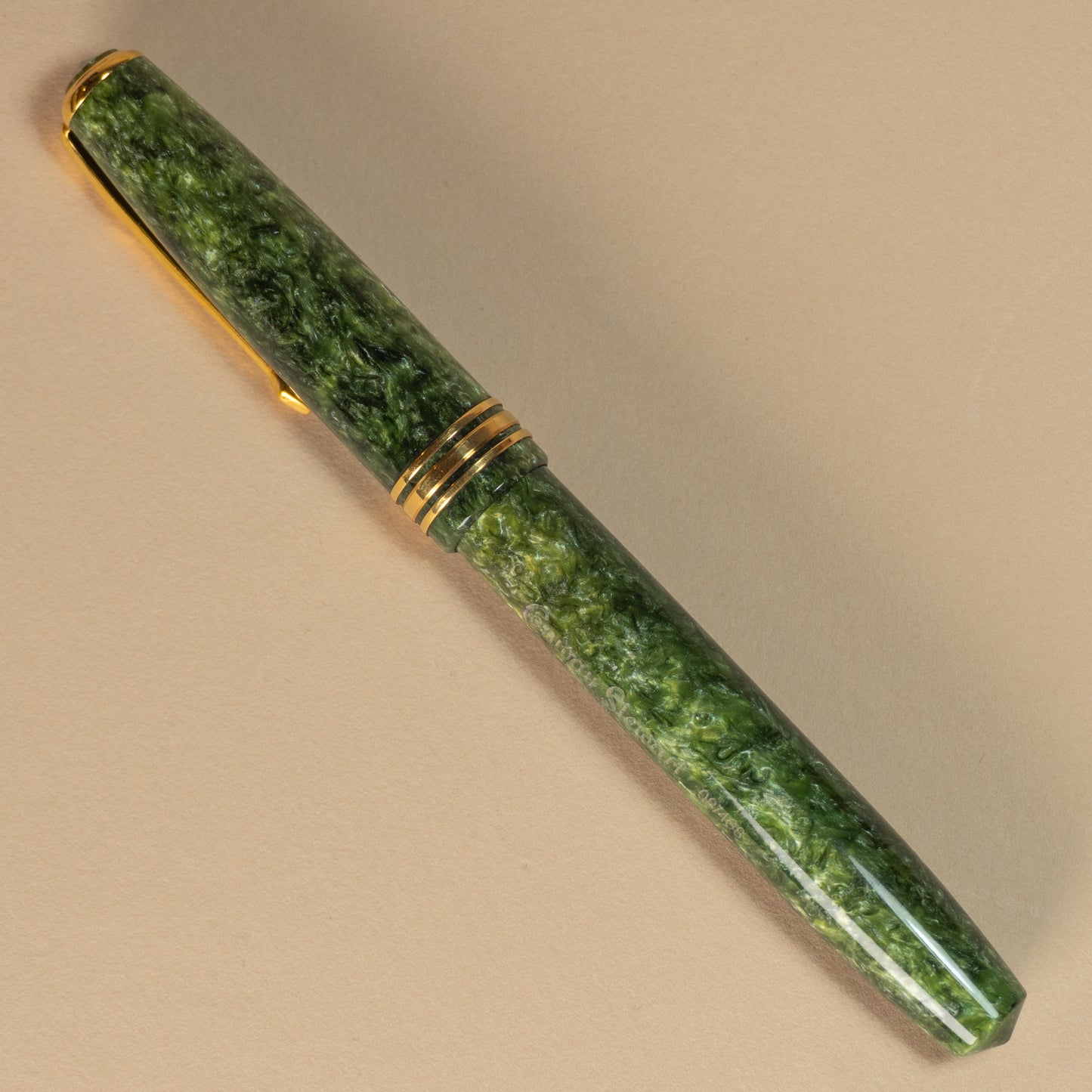 Pre-Owned Conway Stewart 58 Green Marble Fountain Pen - Italic Fine