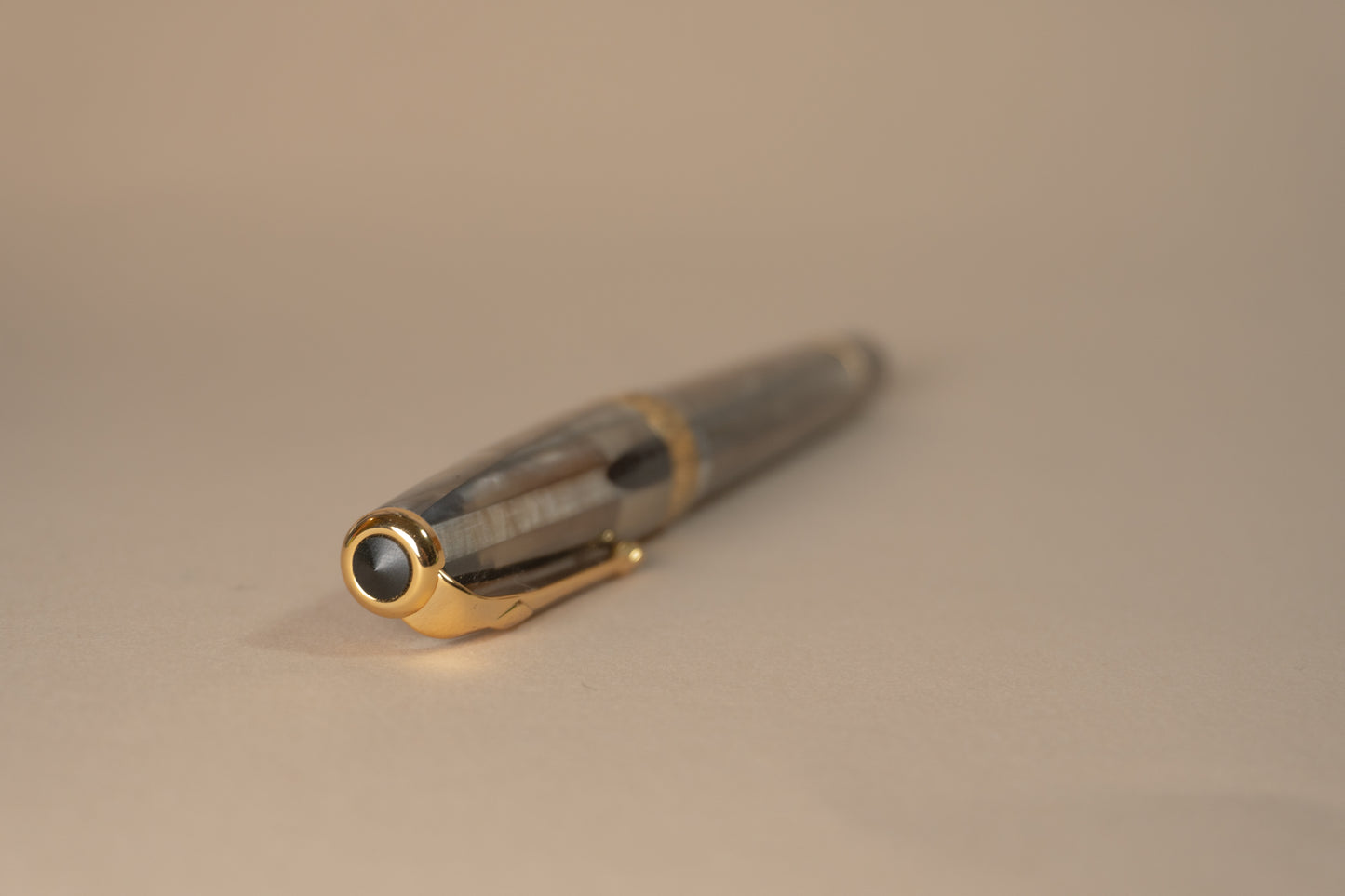 Pre-Owned Conway Stewart Spaghetti Model 100 Fountain Pen - Grey Pearl