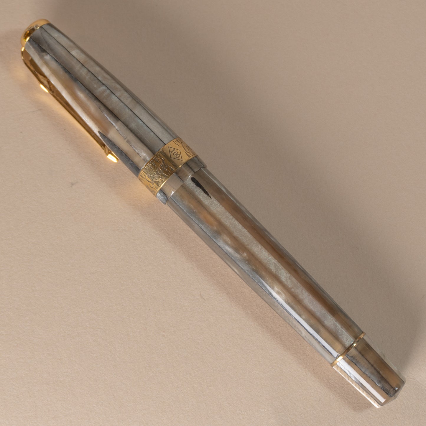 Pre-Owned Conway Stewart Spaghetti Model 100 Fountain Pen - Grey Pearl