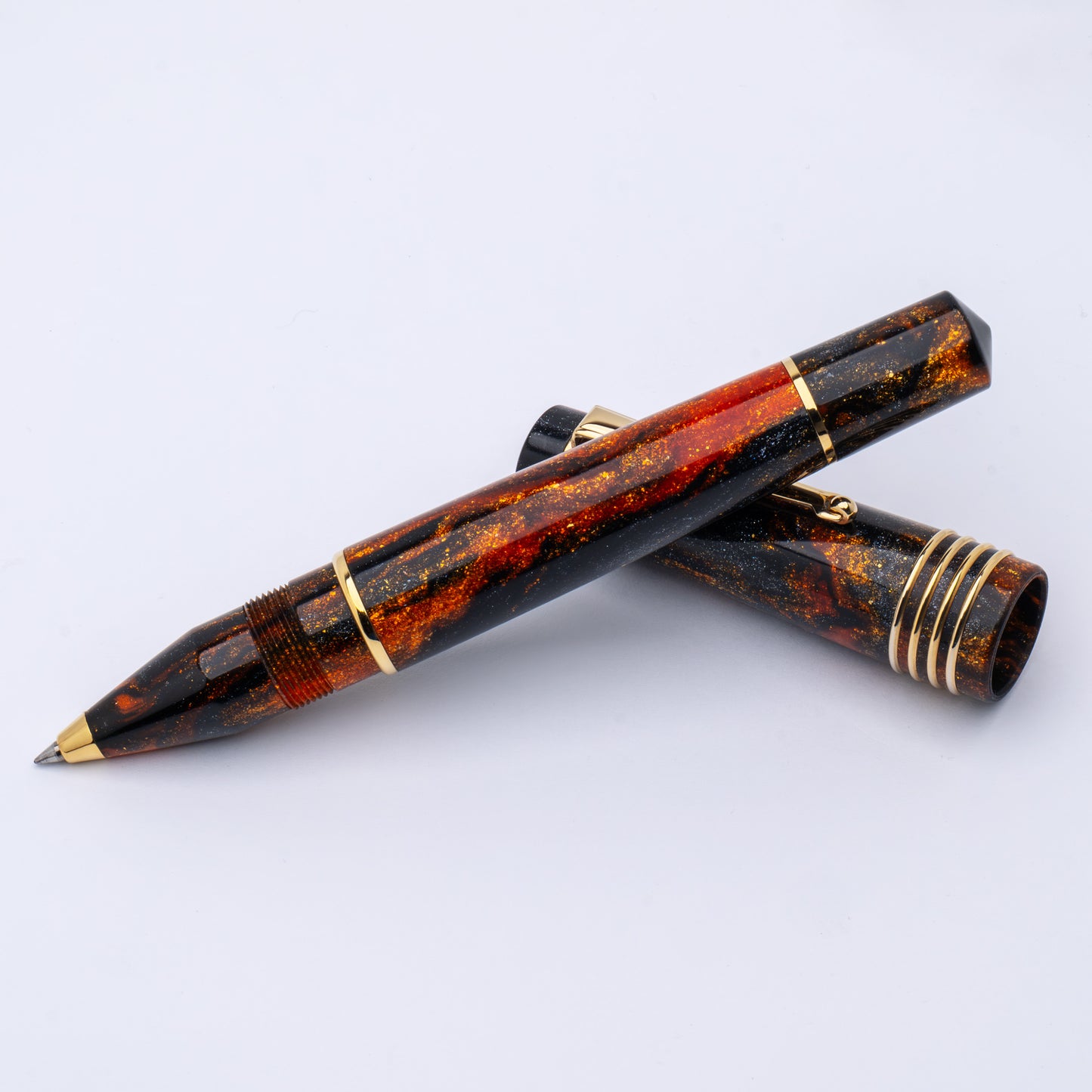 Delta DV 14KT Original Oversize Fountain Pen - Glow Up ORO