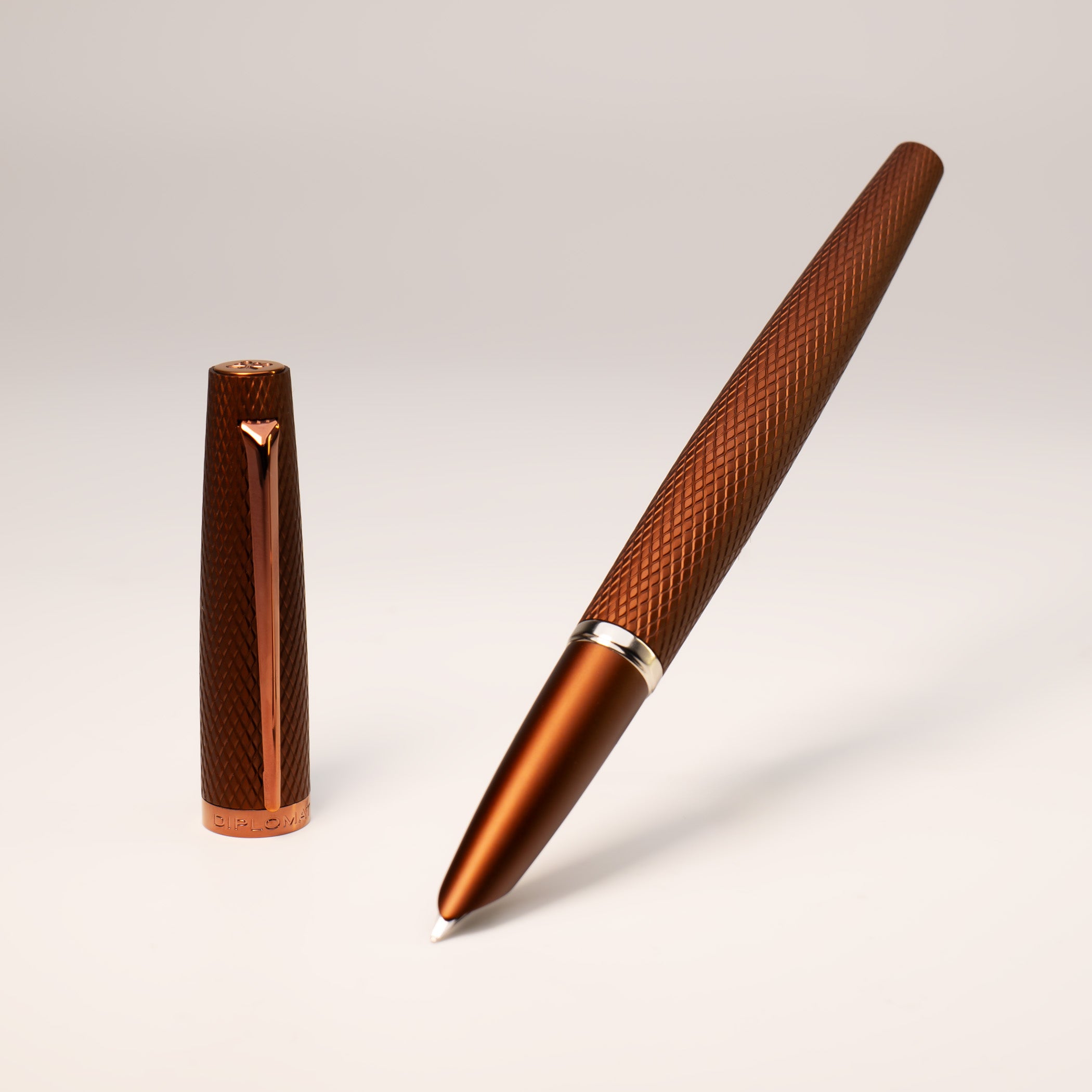 Diplomat Viper Fountain Pen - Brown Guilloche – Dromgoole's Fine