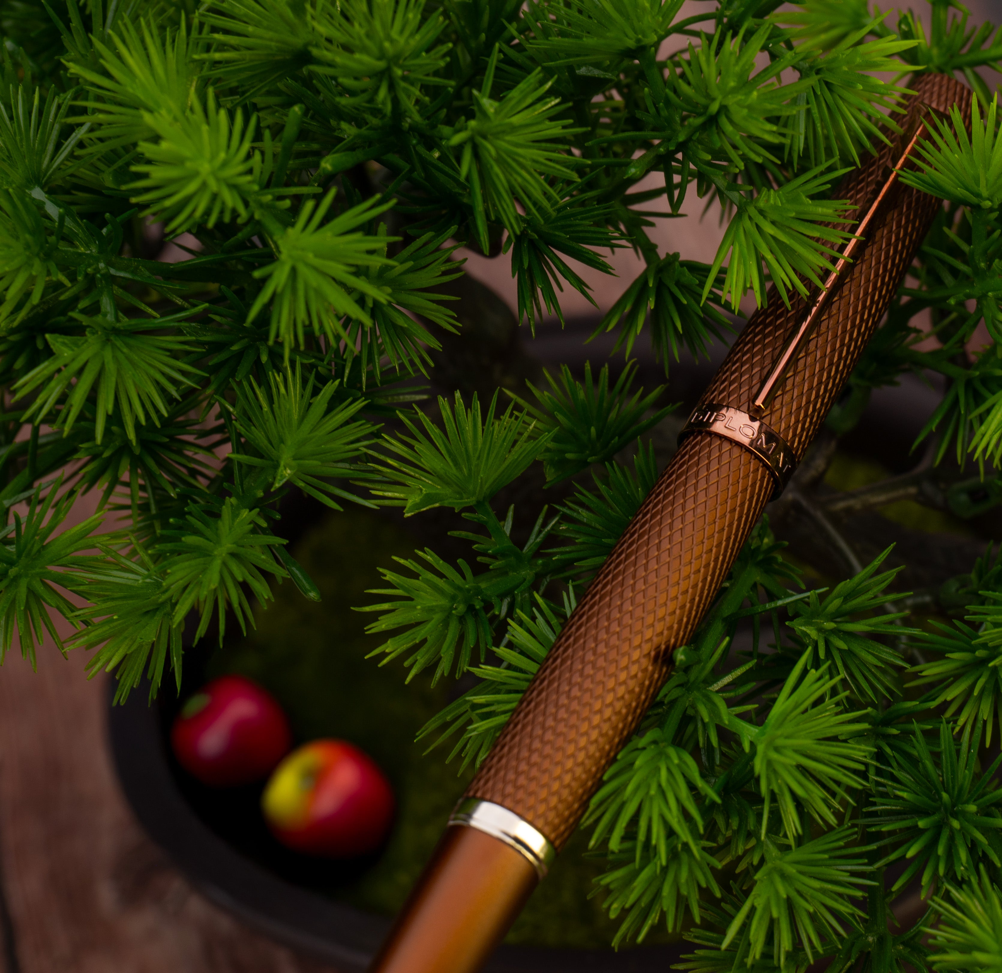 Diplomat Viper Fountain Pen - Brown Guilloche – Dromgoole's Fine