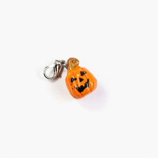 Dromgoole's x mhexart Ceramic Charm - Jack-o-Lantern
