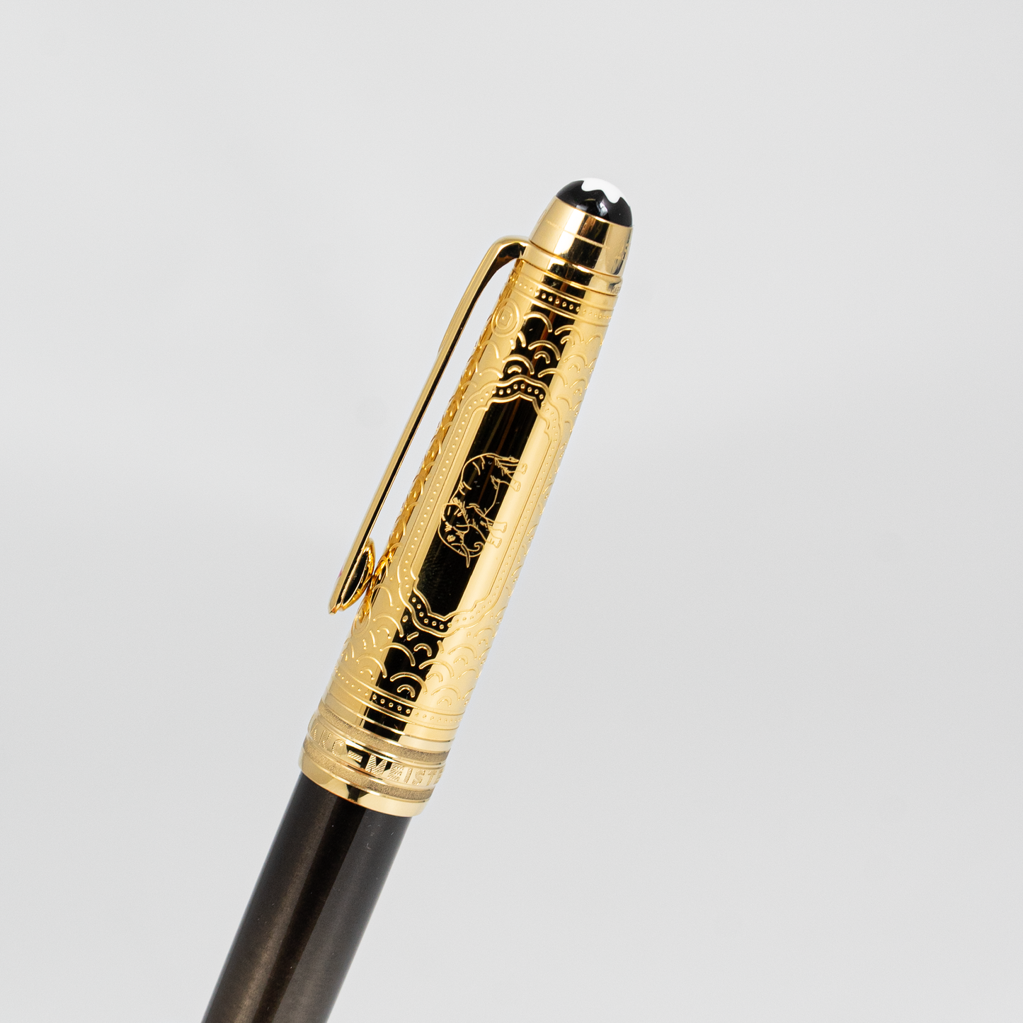 Pre-Owned Montblanc Meisterstück Doué Around the World in 80 Days Fountain Pen M
