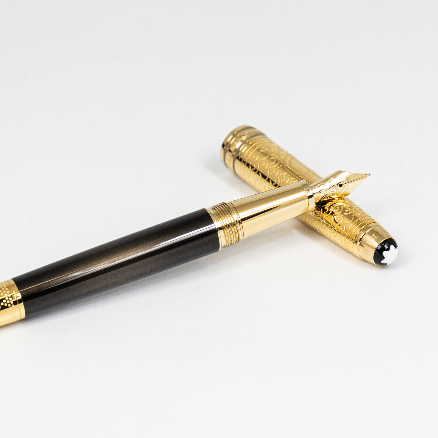 Pre-Owned Montblanc Meisterstück Doué Around the World in 80 Days Fountain Pen M