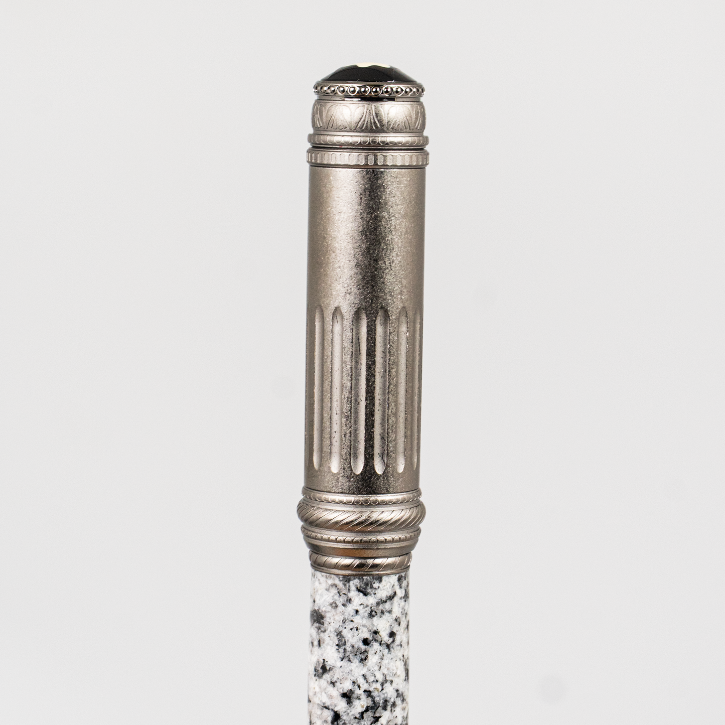 Pre-Owned Montblanc Patron of Art Homage to S. Borghese Fountain Pen M (2289/4810)