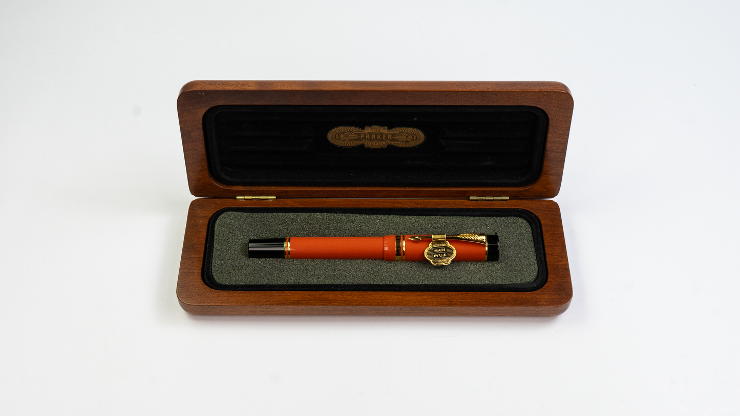 Pre-Owned Parker Duofold International Big Red (Orange) Fountain Pen 18K M