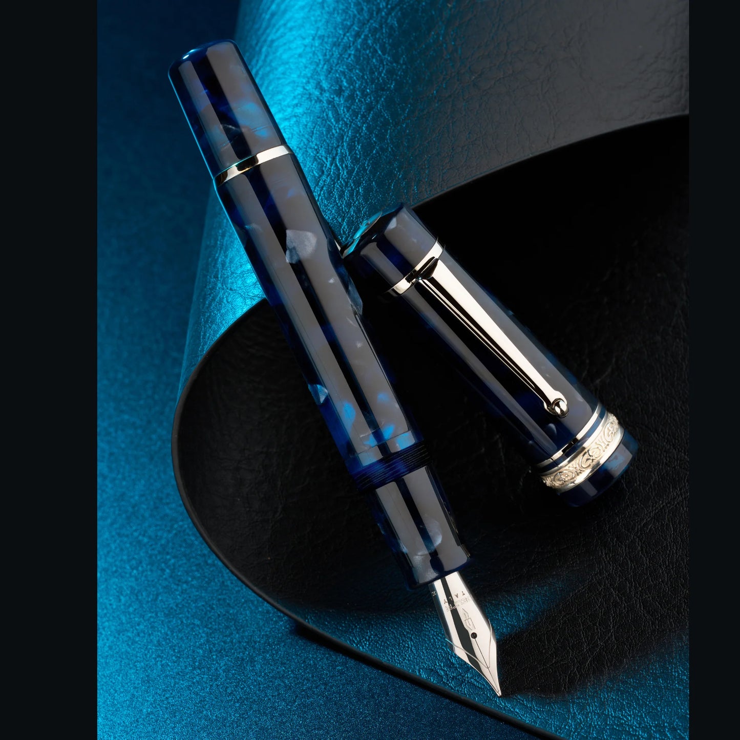 Delta Reservoir 2.0 Fountain Pen - Blue/Grey Mother of Pearl (Numbered Edition)